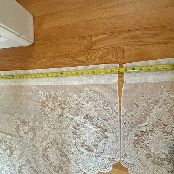 Pair of Lace White Swag Curtains. Window Treatment Curtains - Picture 5 of 7